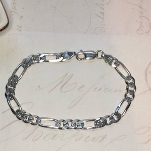 🌴Sterling Silver diamond cut Figaro bracelet🌴